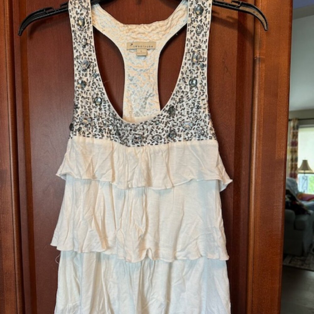 Brand Twentyone white beaded tank top with ruffles
